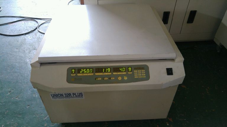 한일 원심분리기 판매합니다.[UNION 32R PLUS]