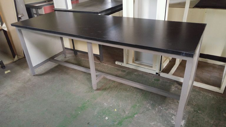 철재벽면실험대(2400) 판매합니다.